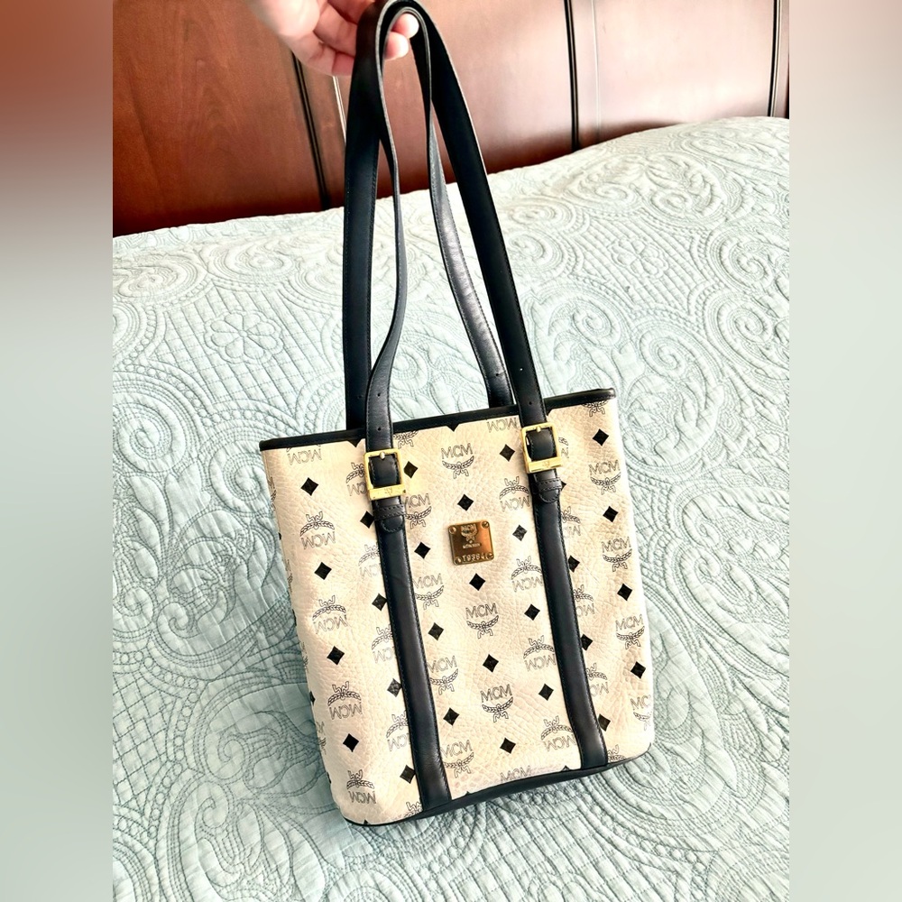 MCM Tote Bag in white and navy blue color - Picture 1 of 12